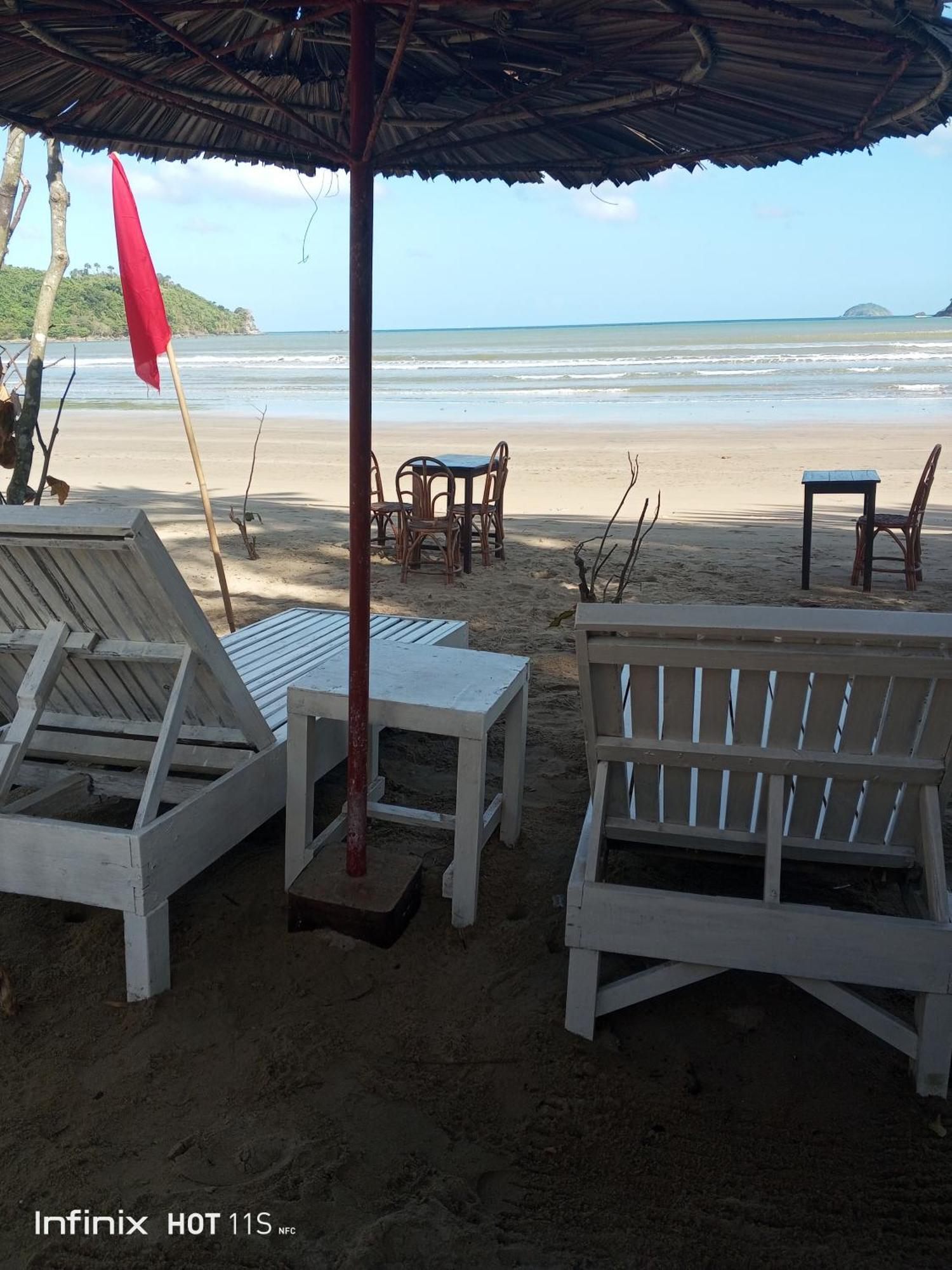 Akoya Beach Park And Cottages Locaroc Exteriér fotografie